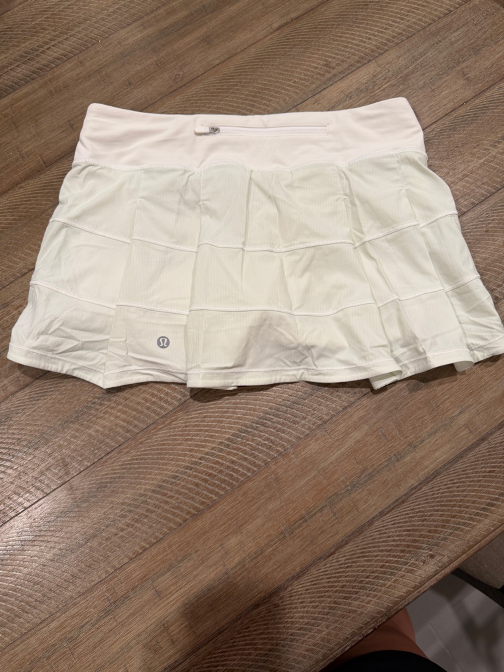 Lululemon Pleated Pace Rival Skirt in Pale Mint size 6
